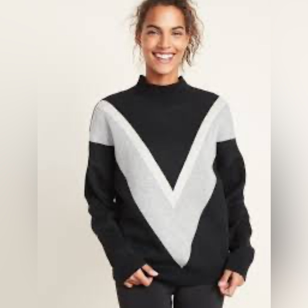 Old Navy Color-Blocked Chevron Turtleneck
Visit, Size M